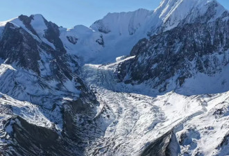 雪山滑坠200米当事人发声：能活下来90%靠运气