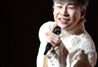 胡彦斌易梦玲恋情曝光，疑因郝蕾表演班结缘，差16岁的爱你祝福吗