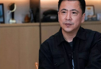 55岁王中磊现状：欠债6亿，靠妻子带货养家
