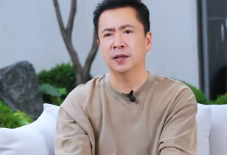 55岁王中磊现状：欠债6亿，靠妻子带货养家