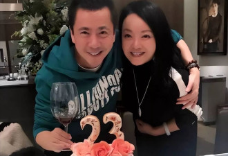 55岁王中磊现状：欠债6亿，靠妻子带货养家