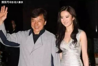 刘亦菲揽成龙腰部毫无避嫌，惊人举动让二人真实关系难掩