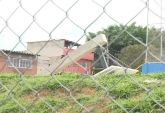 17岁少年跳跃灌篮 当场惨死 警方封锁现场