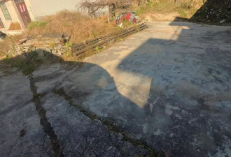 疑因修排水渠欲占路遭拒，男子涉嫌杀害女邻居