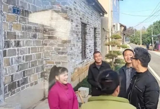 59岁任贤齐返乡祭祖，邻里热议围观