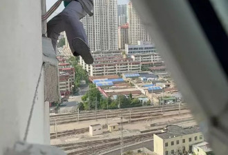 北京一空调工从4楼坠落,原因是空调的“反人类”设计