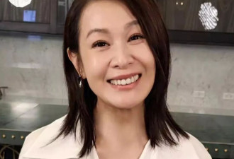 56岁刘若英断崖式衰老，生图曝光变小老太太