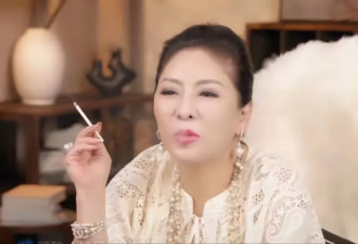 向太夫妇杭州看房，打扮珠光宝气像暴发户