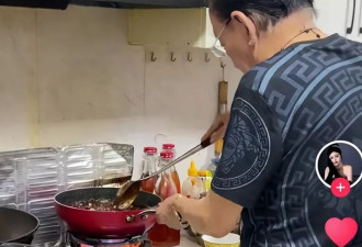 79岁侯耀华独居北京无保姆照料，家里脏乱差环境寒酸