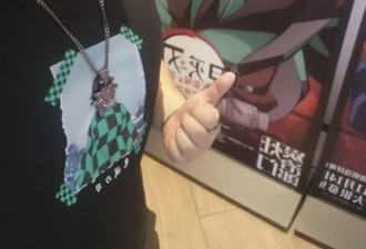 钟镇涛35岁长子晒生活近照，身材复胖手脚粗壮