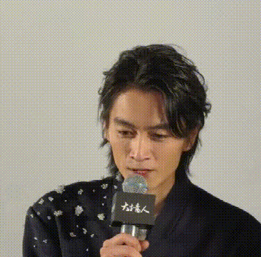 陈晓最新露面瘦脱相！脸颊凹陷显老又显疲惫