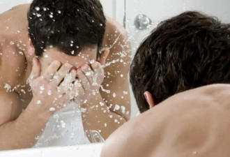 网上都在传“冷水洗脸能美容” 有科学依据吗？