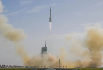高清大图来了！神舟二十二号飞船发射圆满成功
