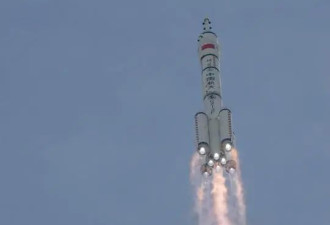 高清大图来了！神舟二十二号飞船发射圆满成功