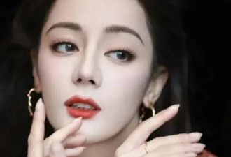 迪丽热巴靓丽写真美爆了！雪肤玉貌身材火辣太性感撩人