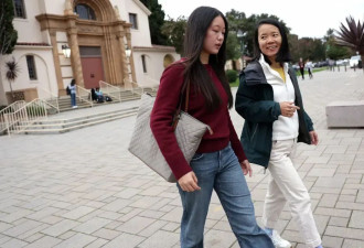为孩子“爬藤” 中国父母举家迁往硅谷学校