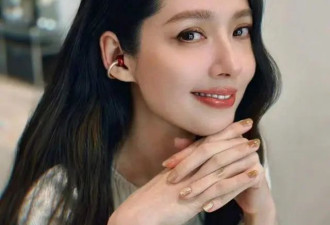 41岁郭碧婷晒照，网友直言好像向太啊，婆婆曾说上辈子可能是母女