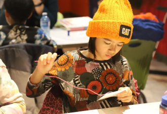万锦华裔女孩引领时尚：教孩子修补衣物，而不是把它们扔掉