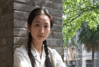 她带弟弟入圈，现在她无人问津，弟弟红透半边天