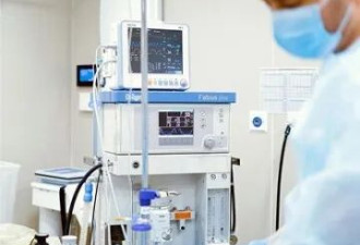加国排队就医酿悲剧：一年上万人死亡 治疗年费逾30万 政府拒付