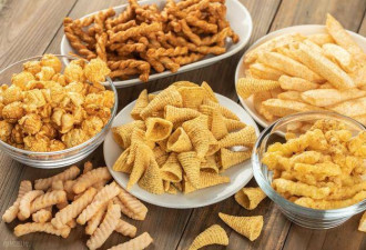 快别吃了，吃这一口等于10斤塑料袋