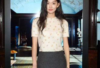 周依然评论区沦陷！自曝家中有人脉资源太好