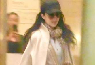38岁刘亦菲素颜出镜，被夸自带反光板