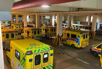 香港火灾亲历: 窗户被发泡胶粘住 半小时警报才响