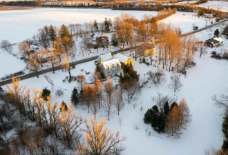加拿大前总理故居挂牌出售！三英亩的百年老宅，仅售一百多万！