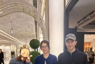 袁咏仪张智霖澳门酒店偶遇，夫妻冻龄54岁像30