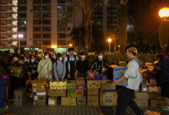 香港惊传好几个人“坐计程车偷灾民物资”