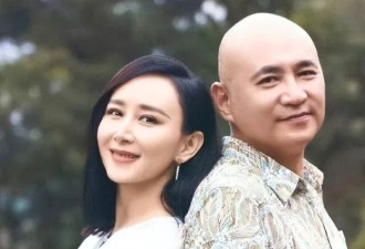 47岁胡静时隔九年在不丹庆生！扎双马尾似少女
