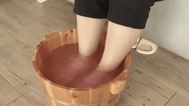 这类人，请立刻停止热水泡脚