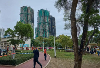 宏福苑火灾后，他们在寻找失联的亲友