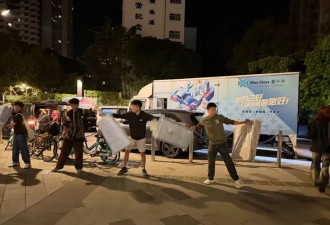 香港火灾中逃出来的不少人两手空空 家当只剩手机