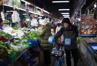 最新数据 中国服务业也撑不住了