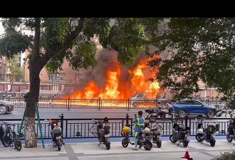 广东海珠区发生火灾，“沿街烧成一条火龙”