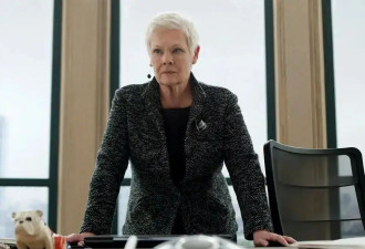 《007》“M夫人”因眼疾恶化放弃表演：我已经认不出任何人
