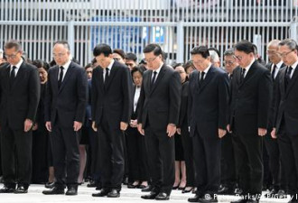 香港大火156人罹难 李家超被呛为何不下台