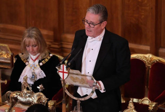 批上届政府“失职”，英国首相敦促与中国接触