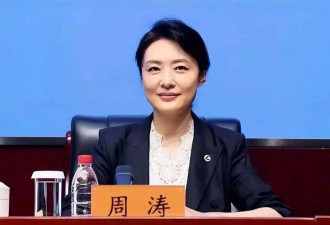 她抛弃前夫嫁富豪,从央视辞职8年,现如今56岁跨行当演员