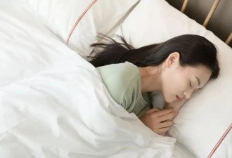 穿睡衣VS裸睡，哪个健康？真相让人吃惊