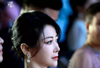 50岁"不老女神"陈紫函亮相红毯，珠圆玉润，风姿绰约