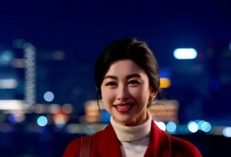朱珠的风情万种刻在骨子里，迷人的气质更体现在穿搭上！
