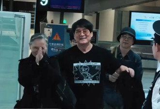  周华健带洋媳妇回潮汕！65岁妻子满头银发 