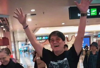 周华健带洋媳妇回潮汕！65岁妻子满头银发 