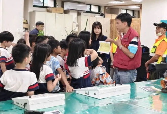 派出所“神颜”女警火了 出警视频引热议