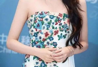 王楚然撩头发这下真美成神了！雪肤玉貌身材曼妙性感撩人