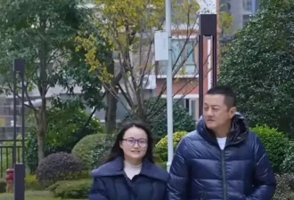 李亚鹏在四川见第4个女儿，相拥而泣