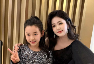 董璇女儿小酒窝晒17张与明星合影，成尖叫之夜团宠